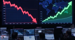 Kripto Bazarı Sarsılır: Bitcoin Düşür, Decred Yeni Zirvəyə Qalxır