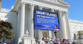 Los Anceles məhkəməsində ağıllı eynəklərlə bağlı sərt mübarizə başlayır