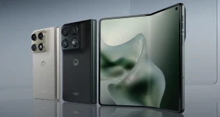 Motorola Razr Fold: İnqilabi qatlanan telefonun yeni nəsli necə dəyişəcək?