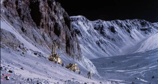 Apollo 16: Ayın ən yüksək dağlarına tarixi səyahət və 200 funtluq daş kəşfi