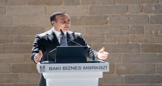 “Ağıllı şəhərlər, dayanıqlı gələcək” adlı “4SİM Talks” tədbiri keçirilib